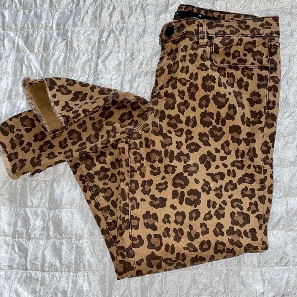 HARPER MID RISE CHEETAH STEP HEM SKINNY JEANS